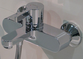 Фото Смеситель Hansgrohe Metris S 31460000 для ванны с душем